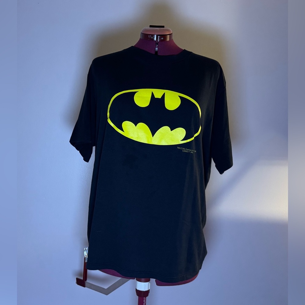 Vintage 1989 Batman Shirt - Classic Logo *Small Stain on front*
